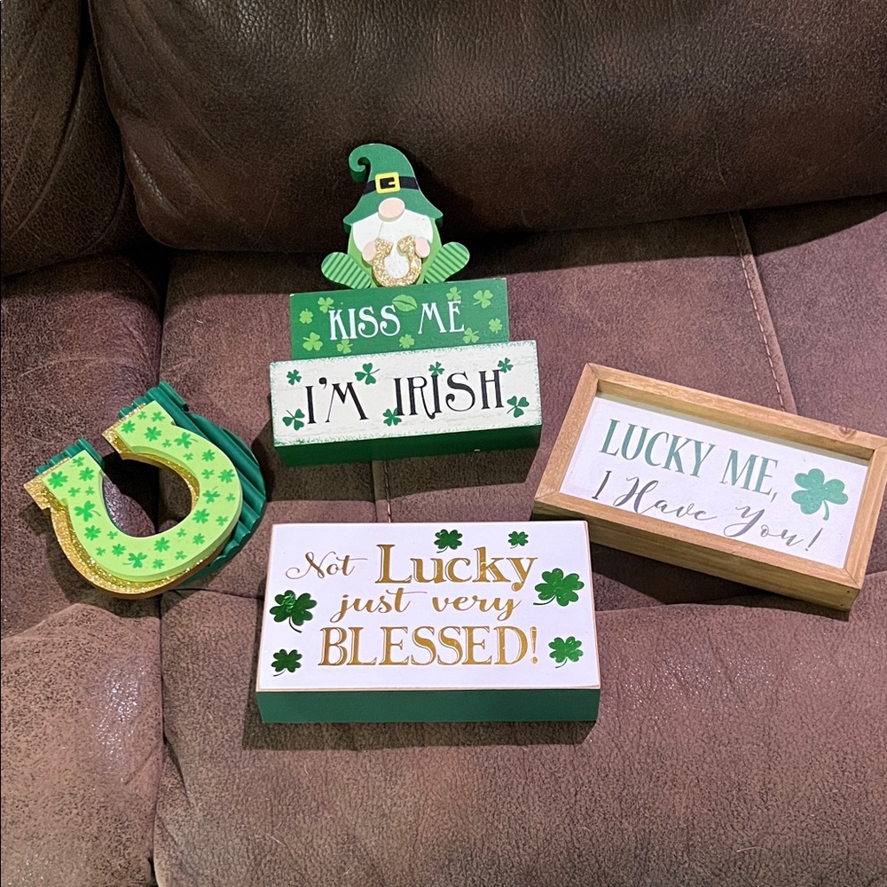 St Patrick’s  Gold and Green Decorative Sign